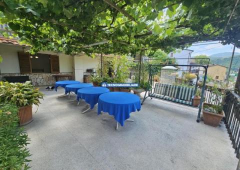 APPARTAMENTO CON LOCALE A PIEDILUCO